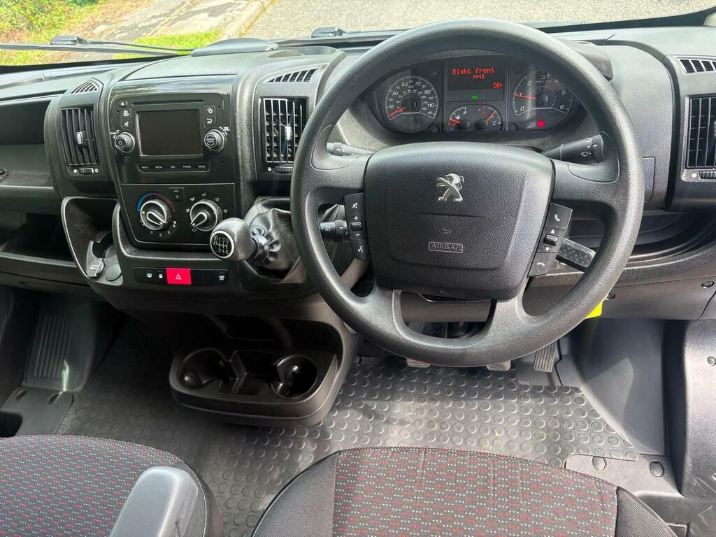 Peugeot Boxer Professional White #9