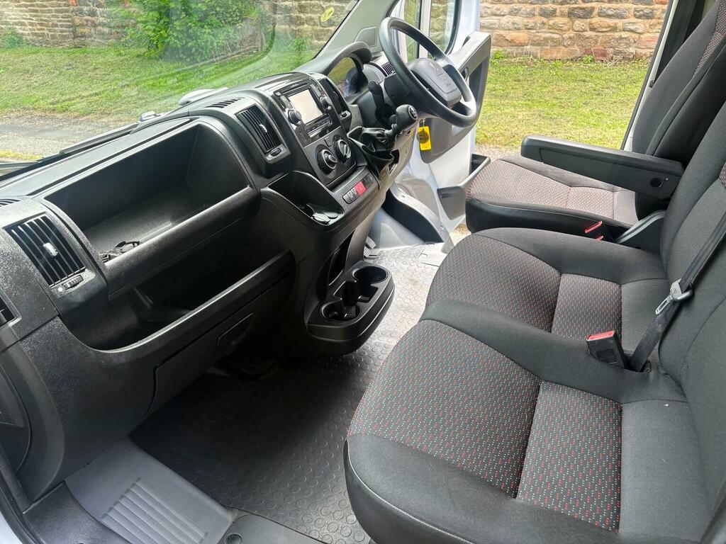 Peugeot Boxer Professional White #8