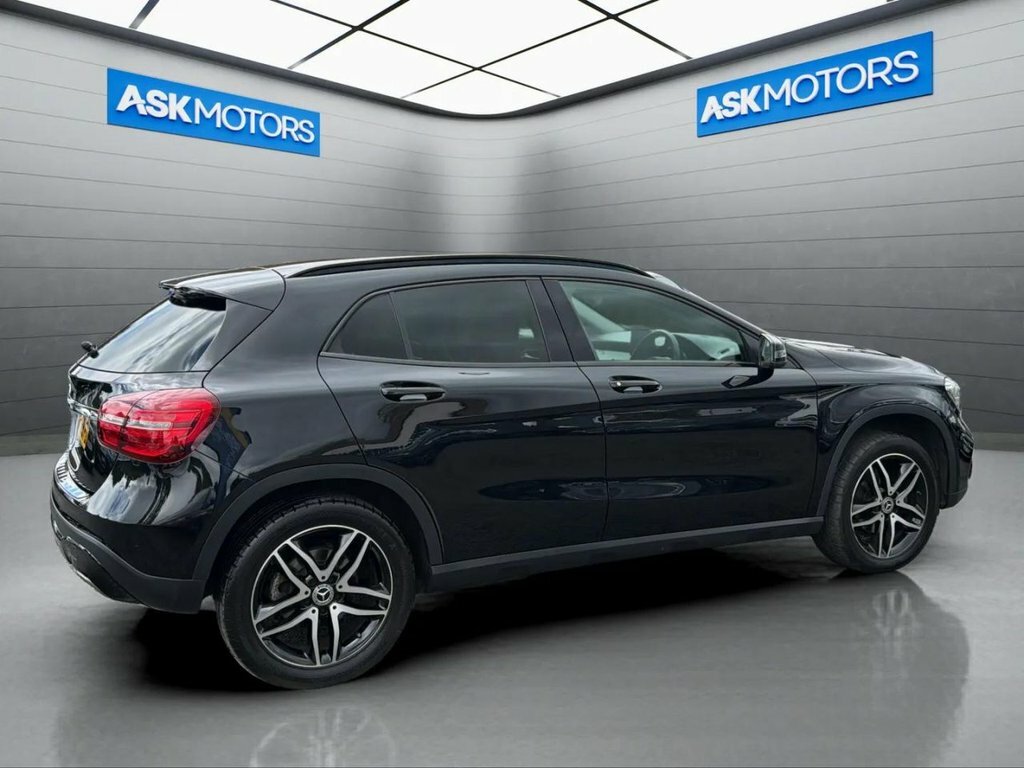 Mercedes-Benz GLA Class 1.6L Urban Edition YK69FDD Black #5