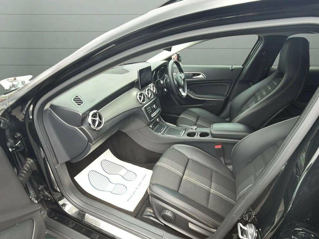 Mercedes-Benz GLA Class 1.6L Urban Edition YK69FDD Black #6