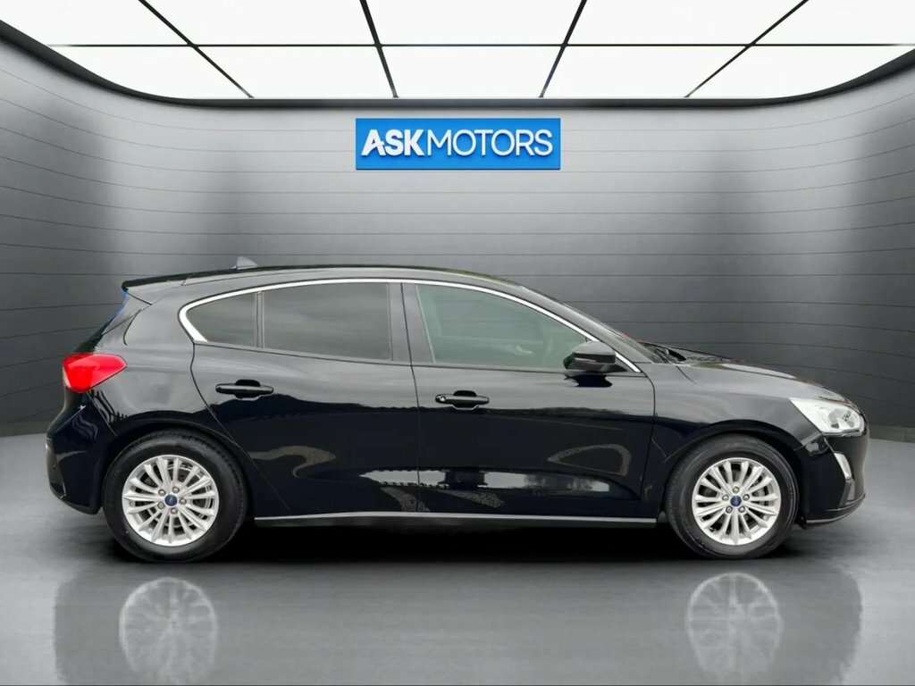 Ford Focus 1L Titanium WO19TWV Black #6