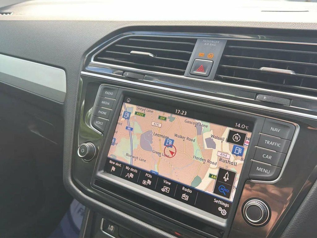Volkswagen Tiguan 2L Se Navigation White #3