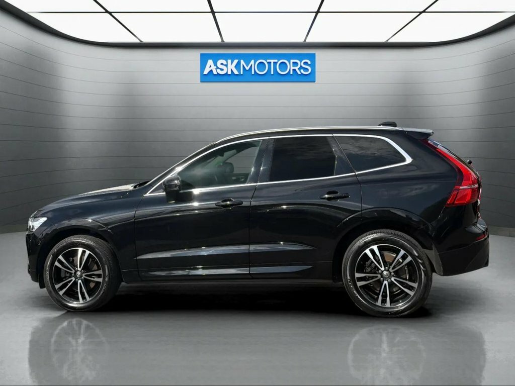 Volvo XC60 2L Momentum Pro Black #5