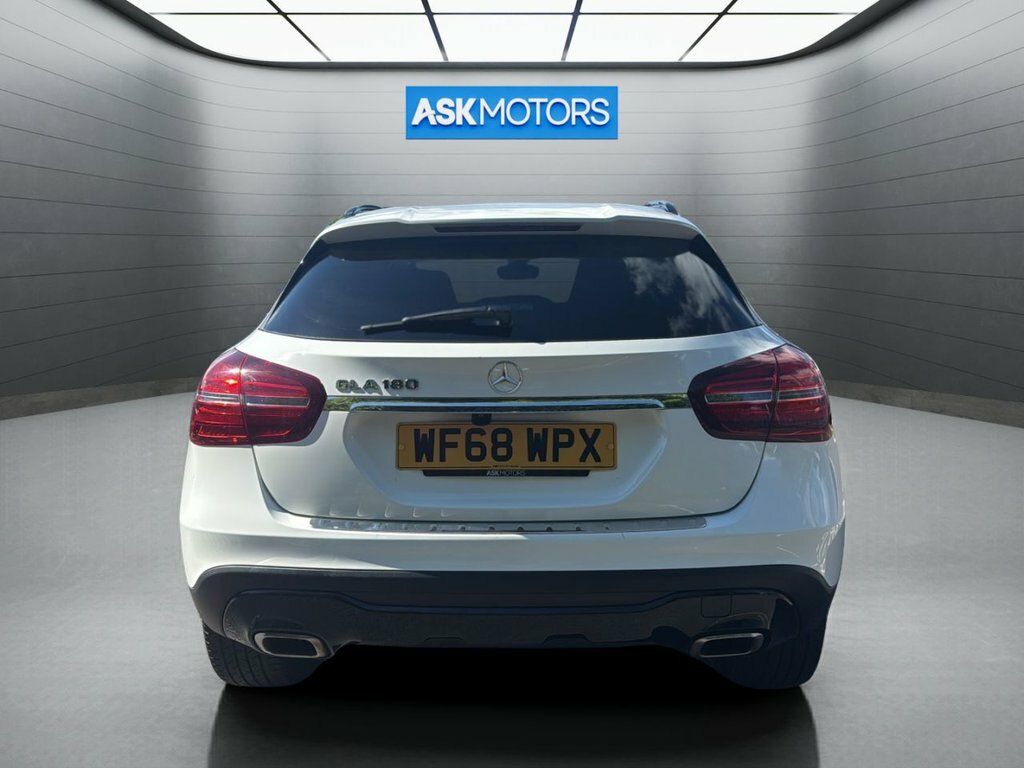 Mercedes-Benz GLA Class 1.6L Urban Edition White #4