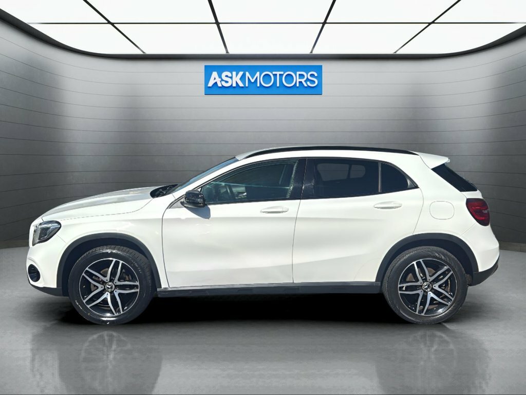 Mercedes-Benz GLA Class 1.6L Urban Edition White #2