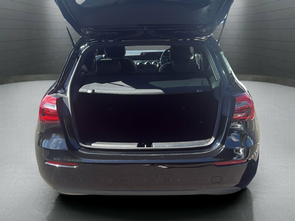 Mercedes-Benz A Class 1.5L Se Black #6