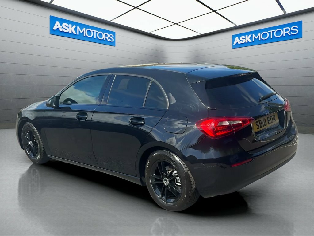Mercedes-Benz A Class 1.5L Se Black #4