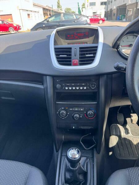 Peugeot 207 Hatchback 1.4 Black #16