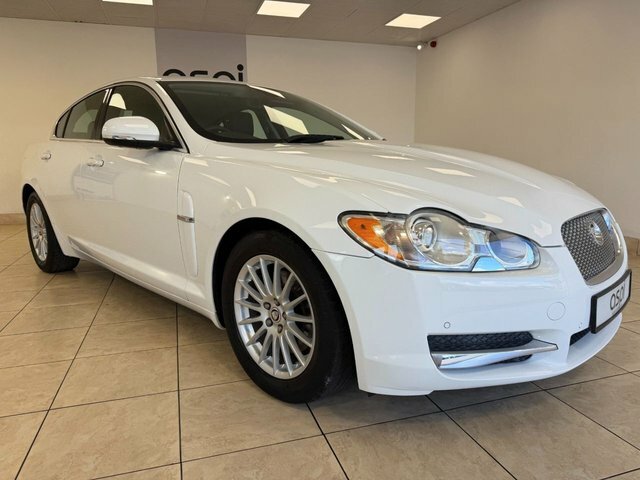Jaguar XF V6 Luxury Saloon White #4