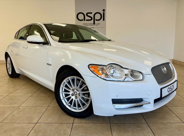 Jaguar XF V6 Luxury Saloon White #2