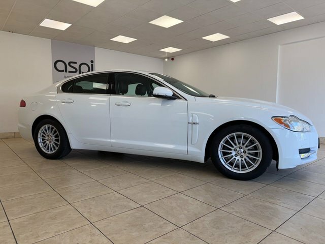 Jaguar XF V6 Luxury Saloon White #5