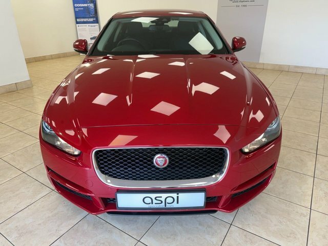 Jaguar XE Prestige Saloon Red #5