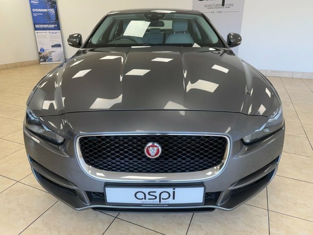 Jaguar XE Prestige Saloon WN18UBX Grey #4