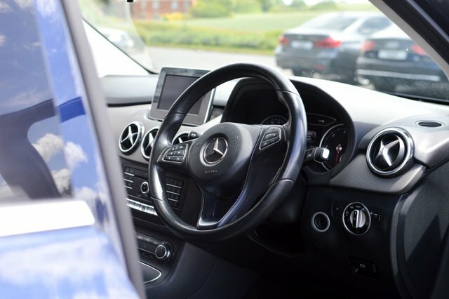 Mercedes-Benz B Class B180d Se Mpv Blue #4