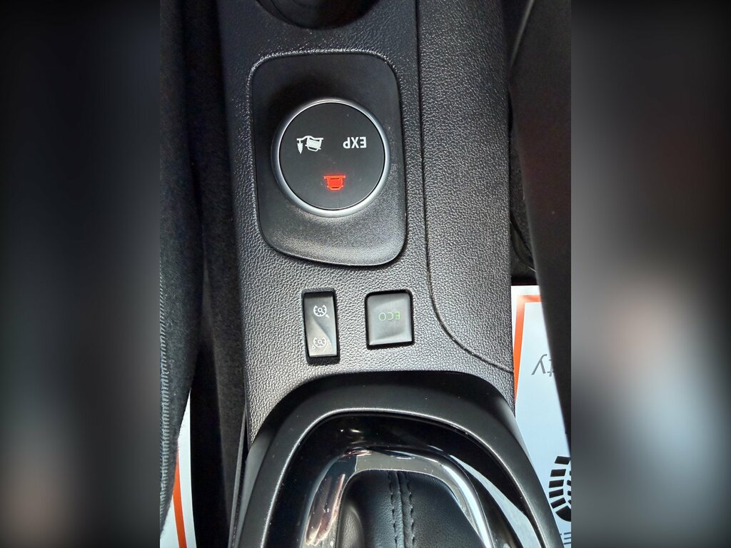 Renault Captur 1.5 Dci 110 Signature Nav Red #36