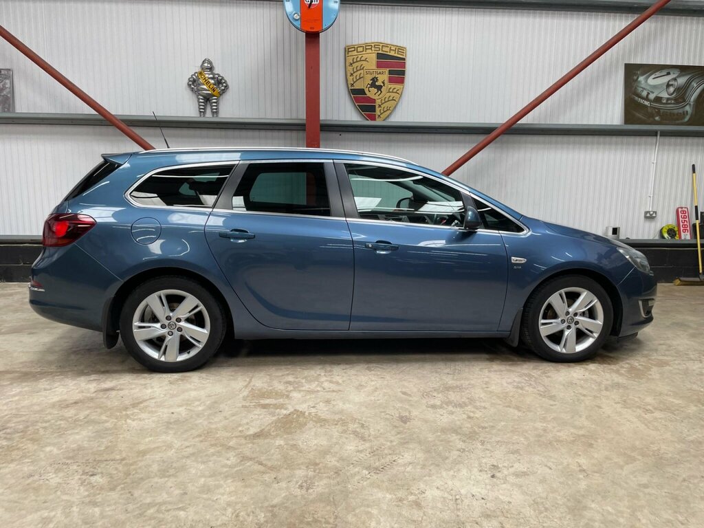 Vauxhall Astra 1.6 16V Sri Sports Tourer Euro 5 Blue #2