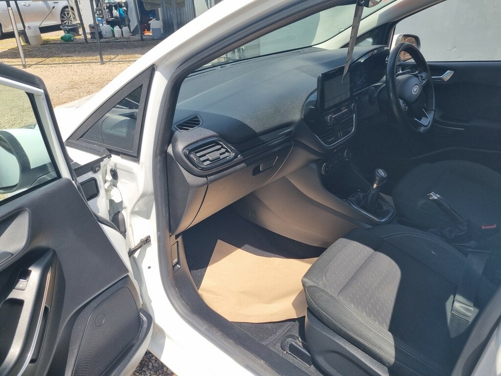 Ford Fiesta Hatchback 1.1 Ti-vct Zetec 201868 NA68CMO White #5