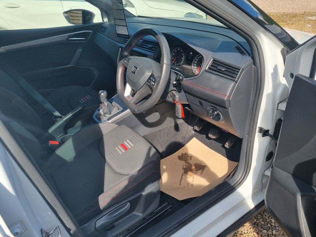 Seat Arona 1L Fr White #33