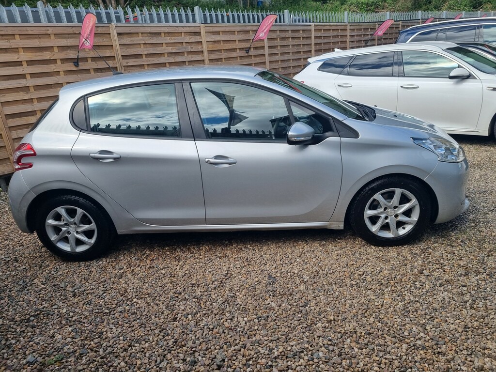 Peugeot 208 Hatchback 1.4 Hdi Active 201515 KN15KXP Silver #3