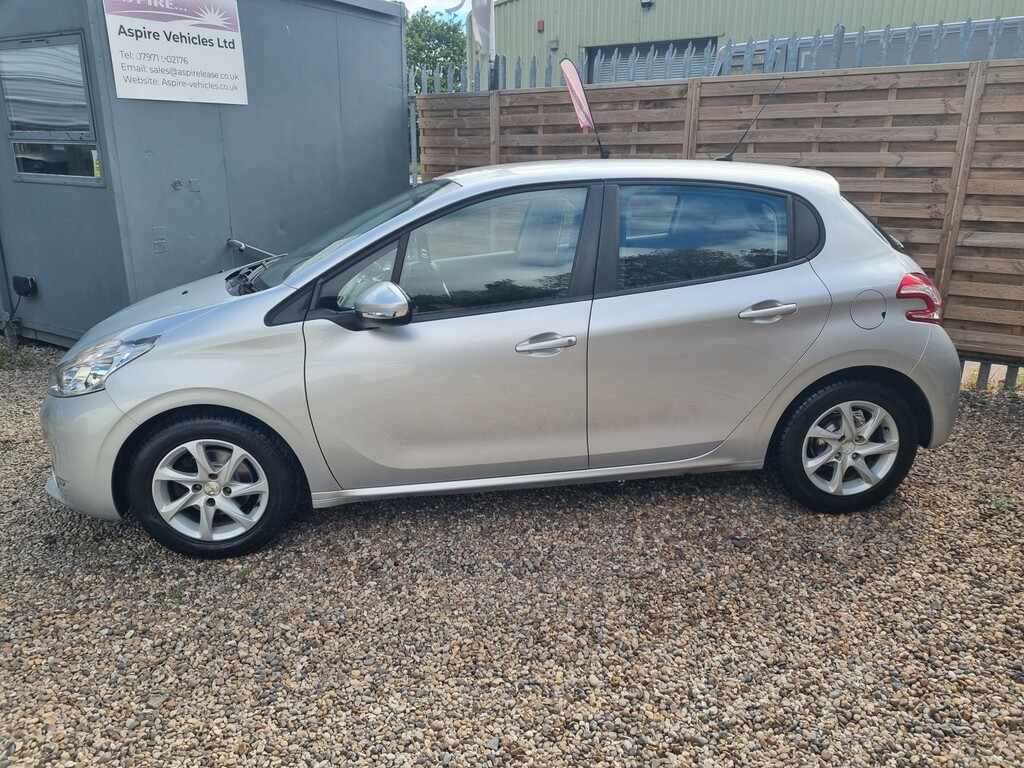 Peugeot 208 Hatchback 1.4 Hdi Active 201515 KN15KXP Silver #4