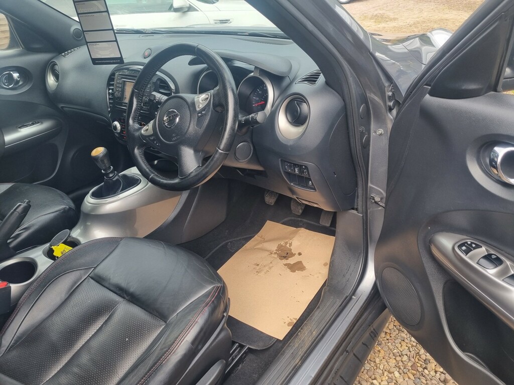 Nissan Juke  White #11