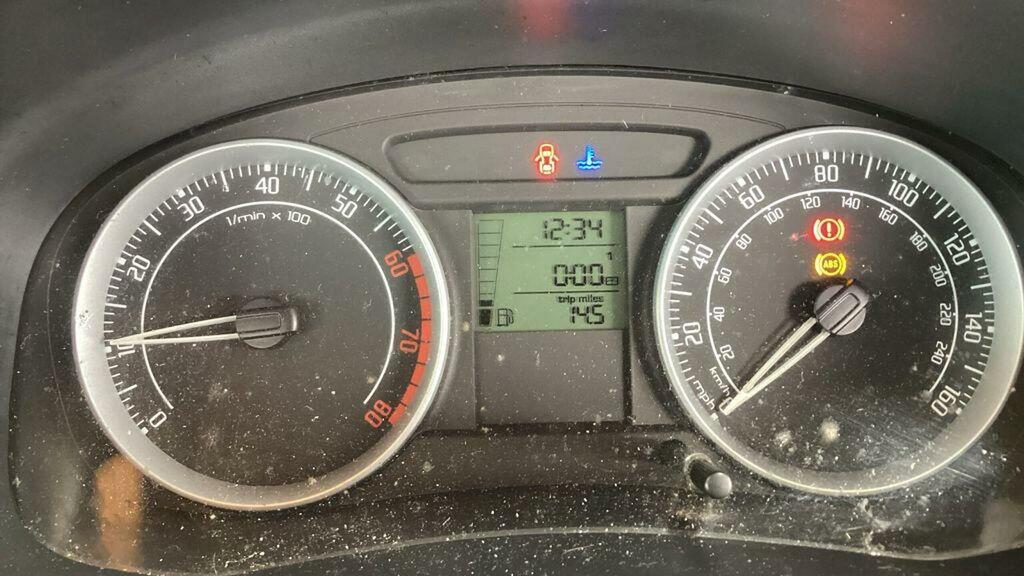 Skoda Fabia 1.4 Level 2 16V 85 Bhp Red #9