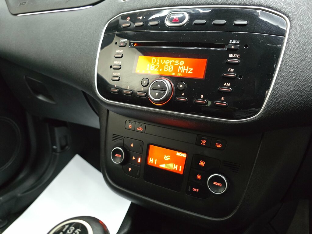 Fiat Punto Hatchback Black #20
