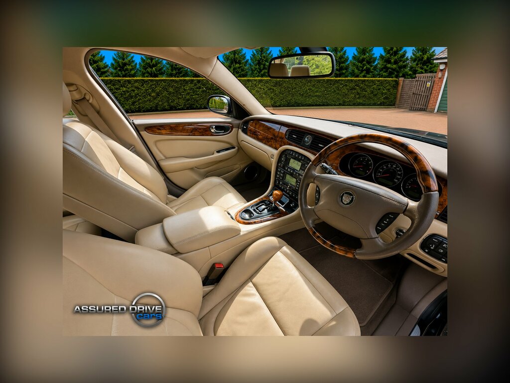 Jaguar XJ Saloon Black #7