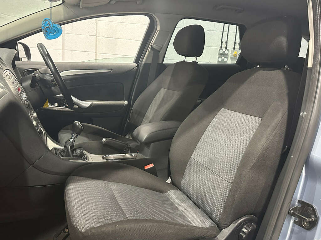 Ford Mondeo 1.8 Mondeo Zetec Tdci 125 Blue #6