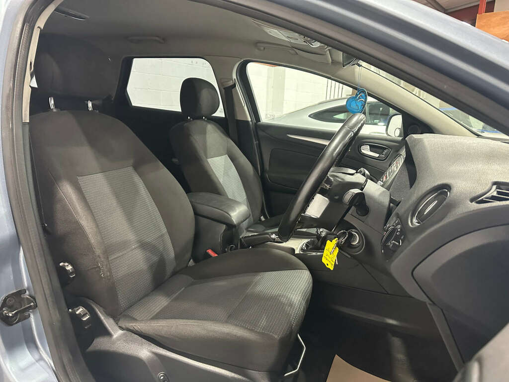 Ford Mondeo 1.8 Mondeo Zetec Tdci 125 Blue #5