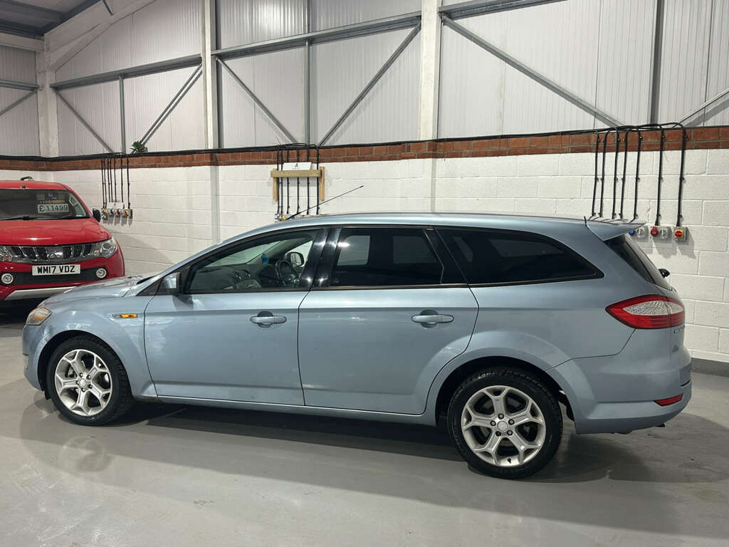 Ford Mondeo 1.8 Mondeo Zetec Tdci 125 Blue #2