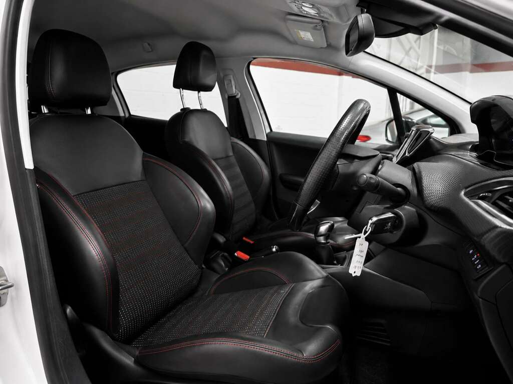 Peugeot 208 1.2 208 Gt Line Ss CE16WXF White #5