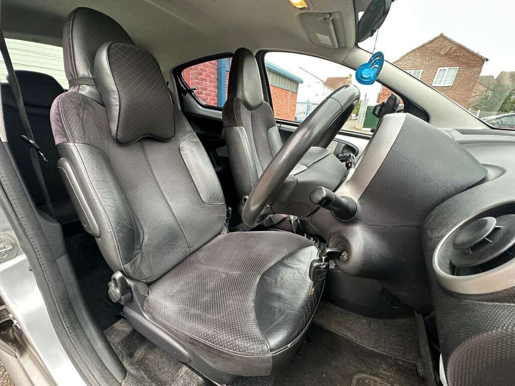 Toyota Aygo 1.0 Aygo Vvt-i Ice KM62WBD Silver #4