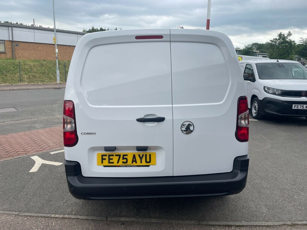 Vauxhall Combo XL Prime 2000 1.5Td 100Ps FE75AYU White #6