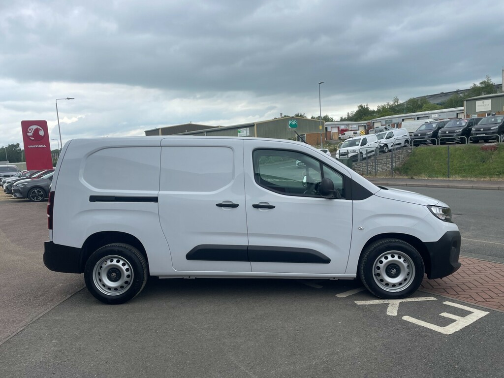 Vauxhall Combo XL Prime 2000 1.5Td 100Ps FE75AYU White #4
