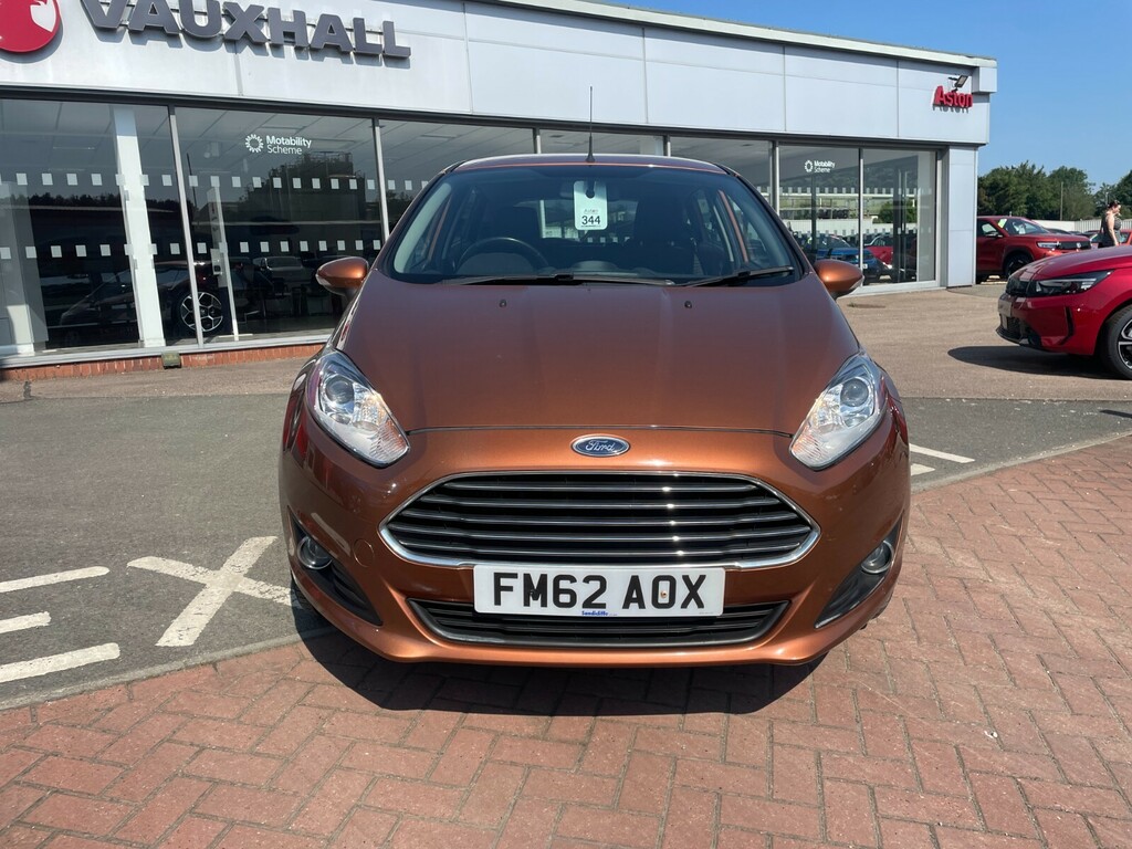 Ford Fiesta Hatchback Red #2