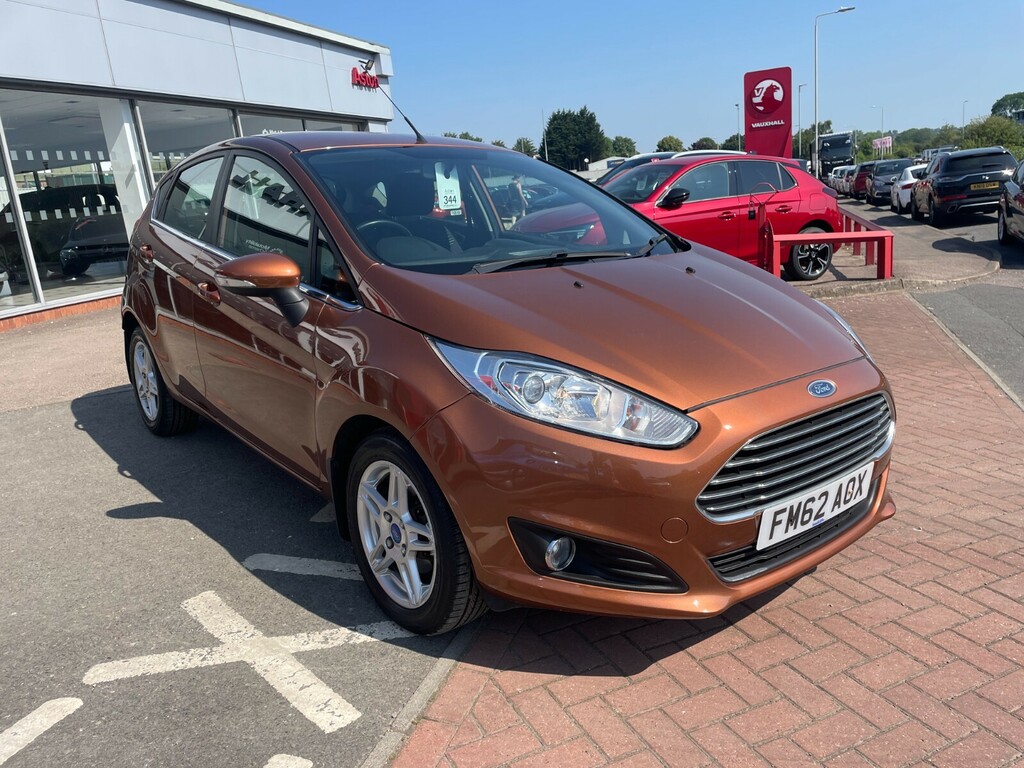 Ford Fiesta Hatchback Red #3