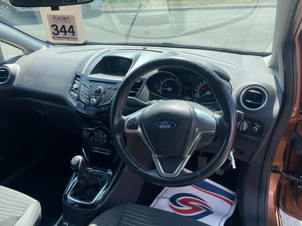 Ford Fiesta Hatchback Red #18