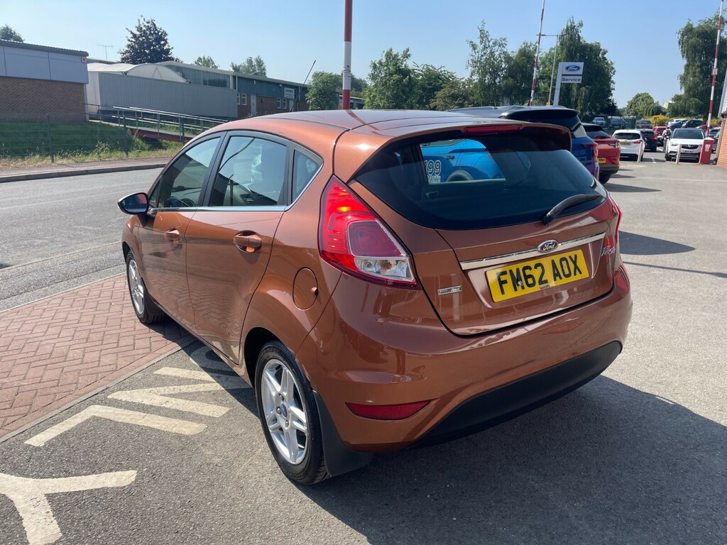 Ford Fiesta Hatchback Red #7