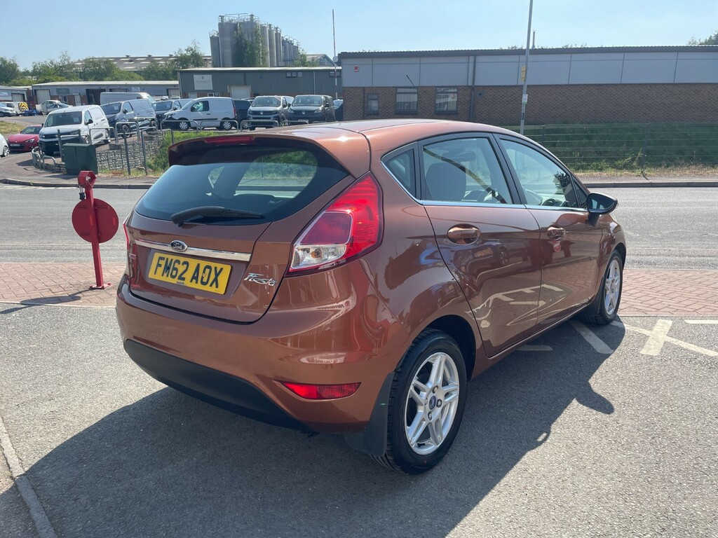 Ford Fiesta Hatchback Red #5