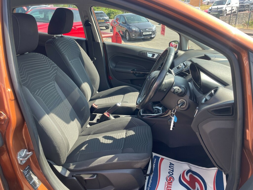 Ford Fiesta Hatchback Red #17