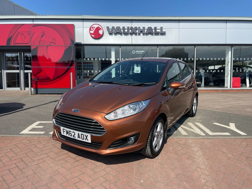 Ford Fiesta Hatchback Red #1