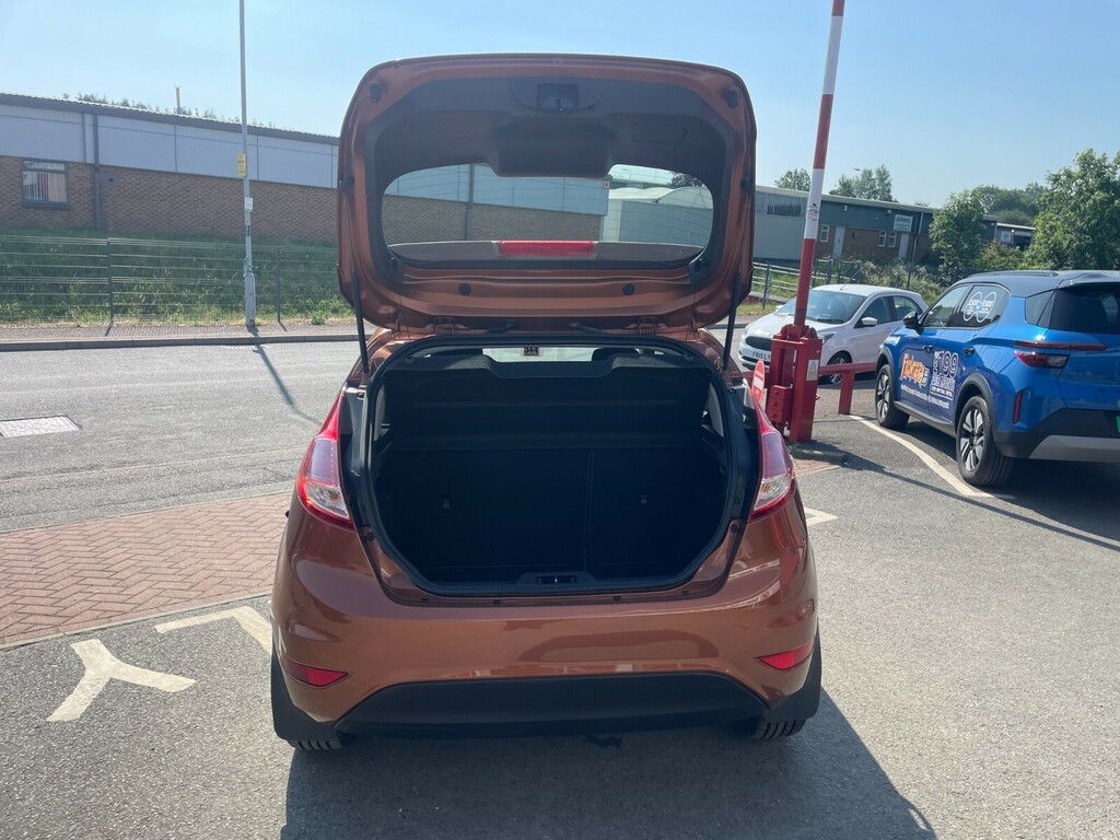 Ford Fiesta Hatchback Red #14