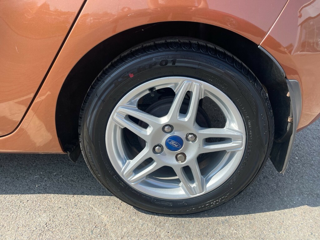 Ford Fiesta Hatchback Red #11