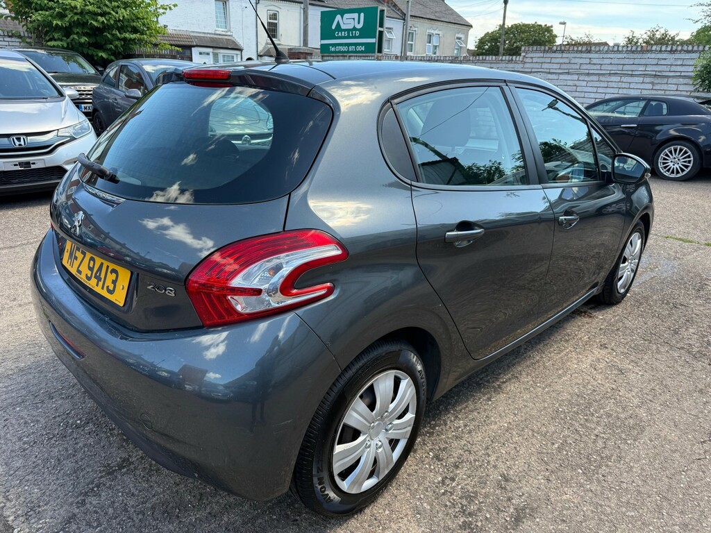 Peugeot 208 Hatchback 1.4 Hdi Access 201313 Grey #3