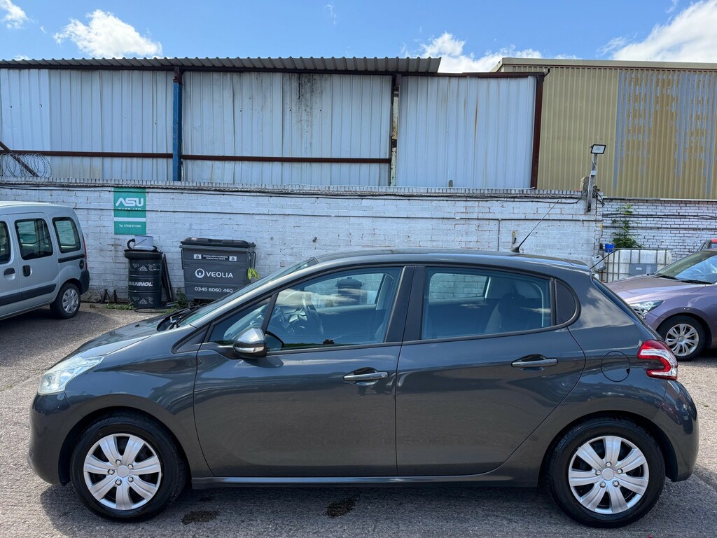 Peugeot 208 Hatchback 1.4 Hdi Access 201313 Grey #6