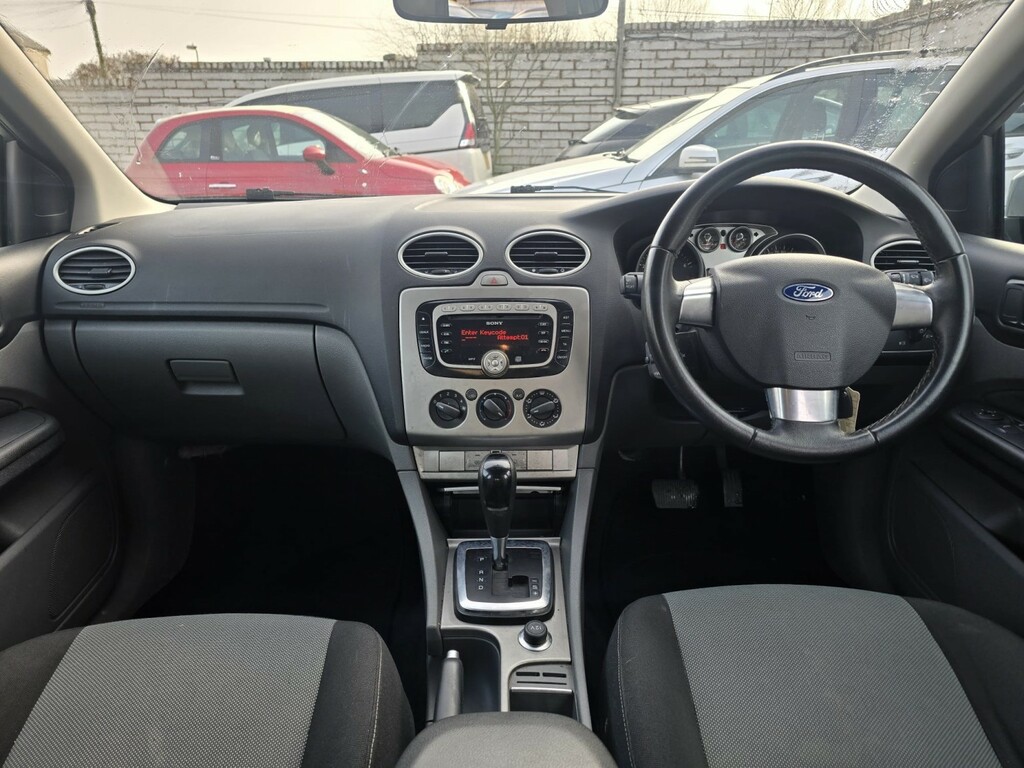 Ford Focus Zetec Red #11