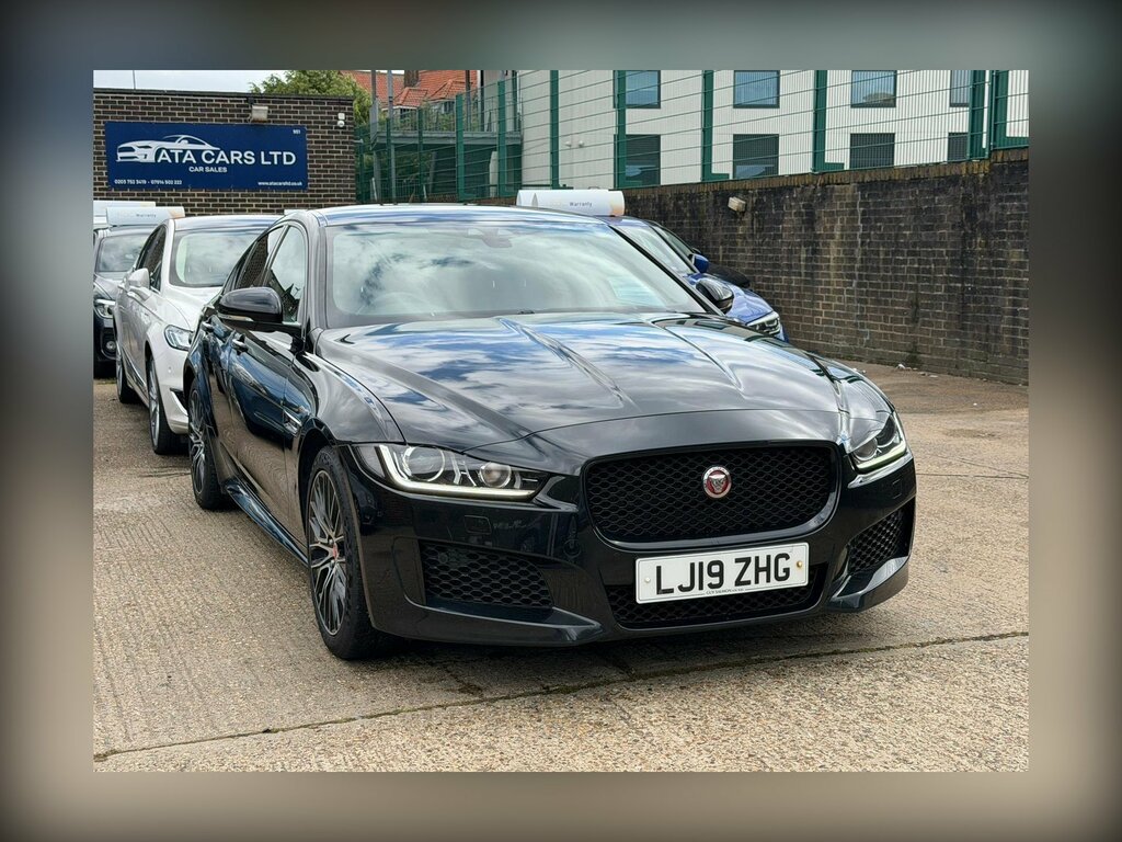 Jaguar XE 2.0D Landmark Euro 6 Ss Black #2