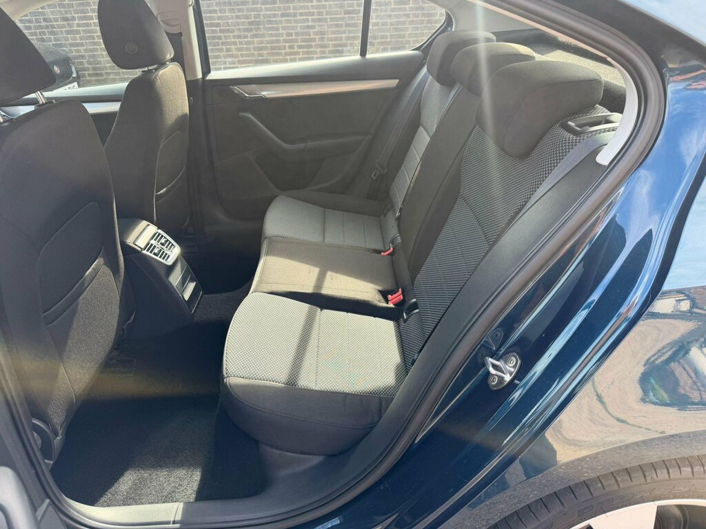 Skoda Octavia Saloon S Tdi Cr 2013 Grey #16