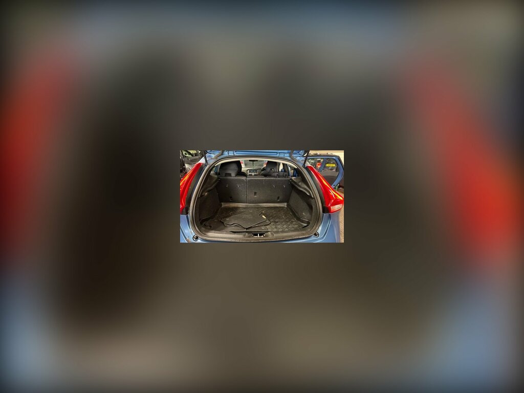 Volvo V40 2.0 D2 Se Nav Euro 6 Ss Blue #3